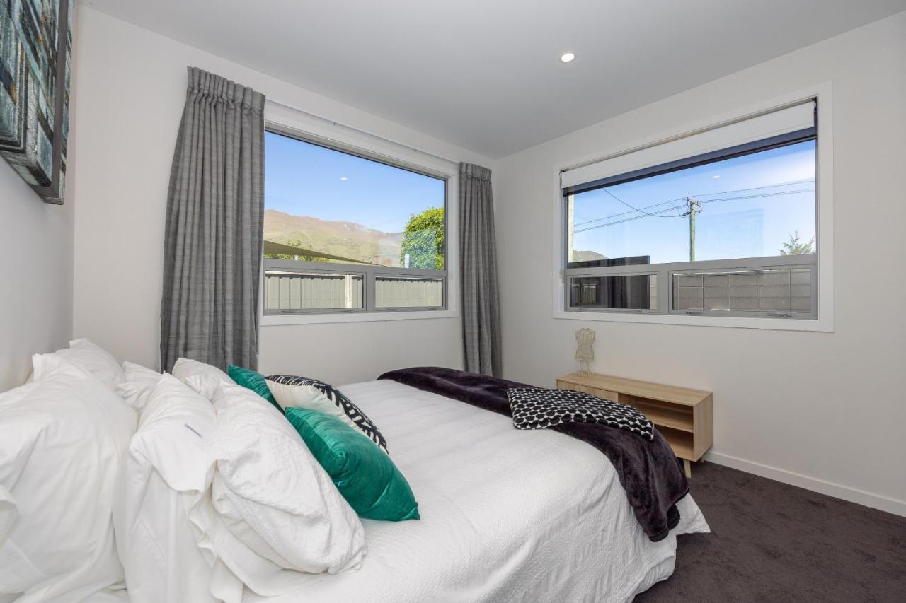 Prime Location On Warren St - 3 Bedroom Town House Wanaka Esterno foto