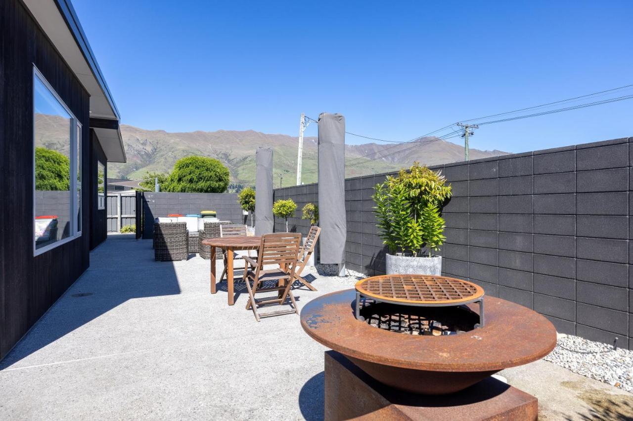Prime Location On Warren St - 3 Bedroom Town House Wanaka Esterno foto