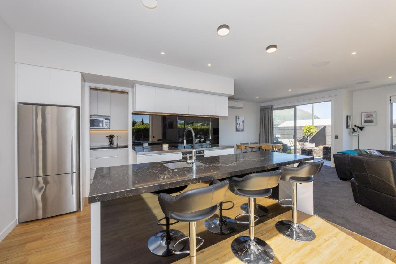 Prime Location On Warren St - 3 Bedroom Town House Wanaka Esterno foto